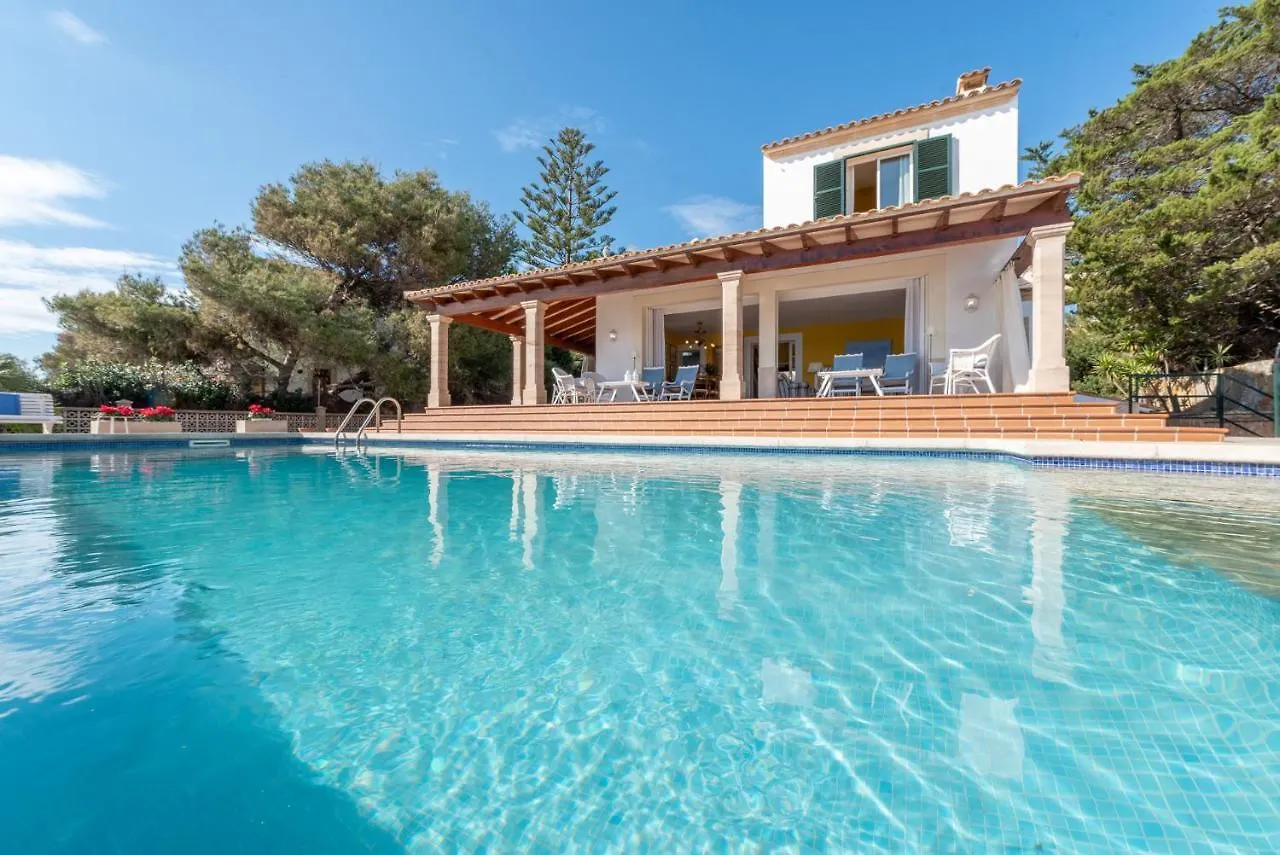 Villa Front A Far Puerto Colom 0*,  İspanya
