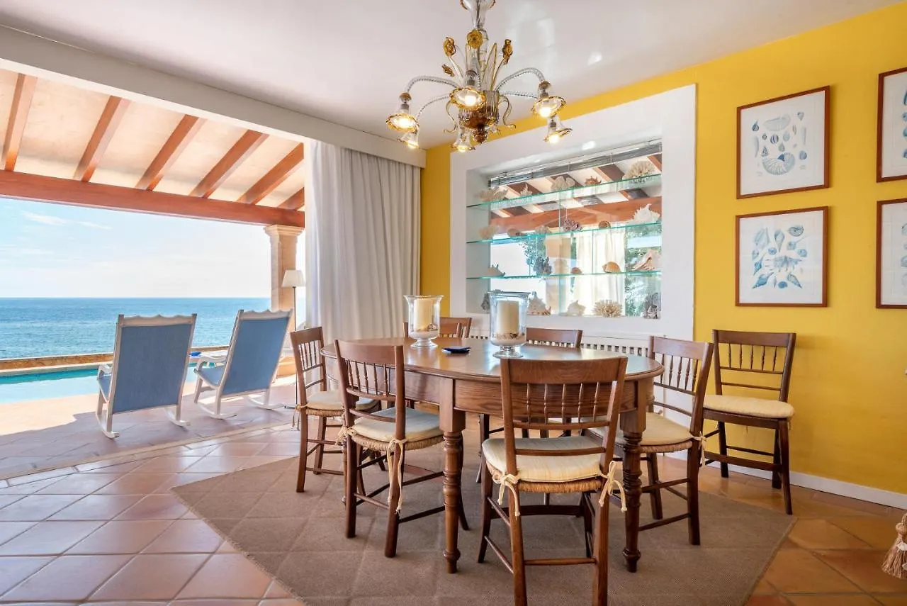 Villa Front A Far Puerto Colom 0*,